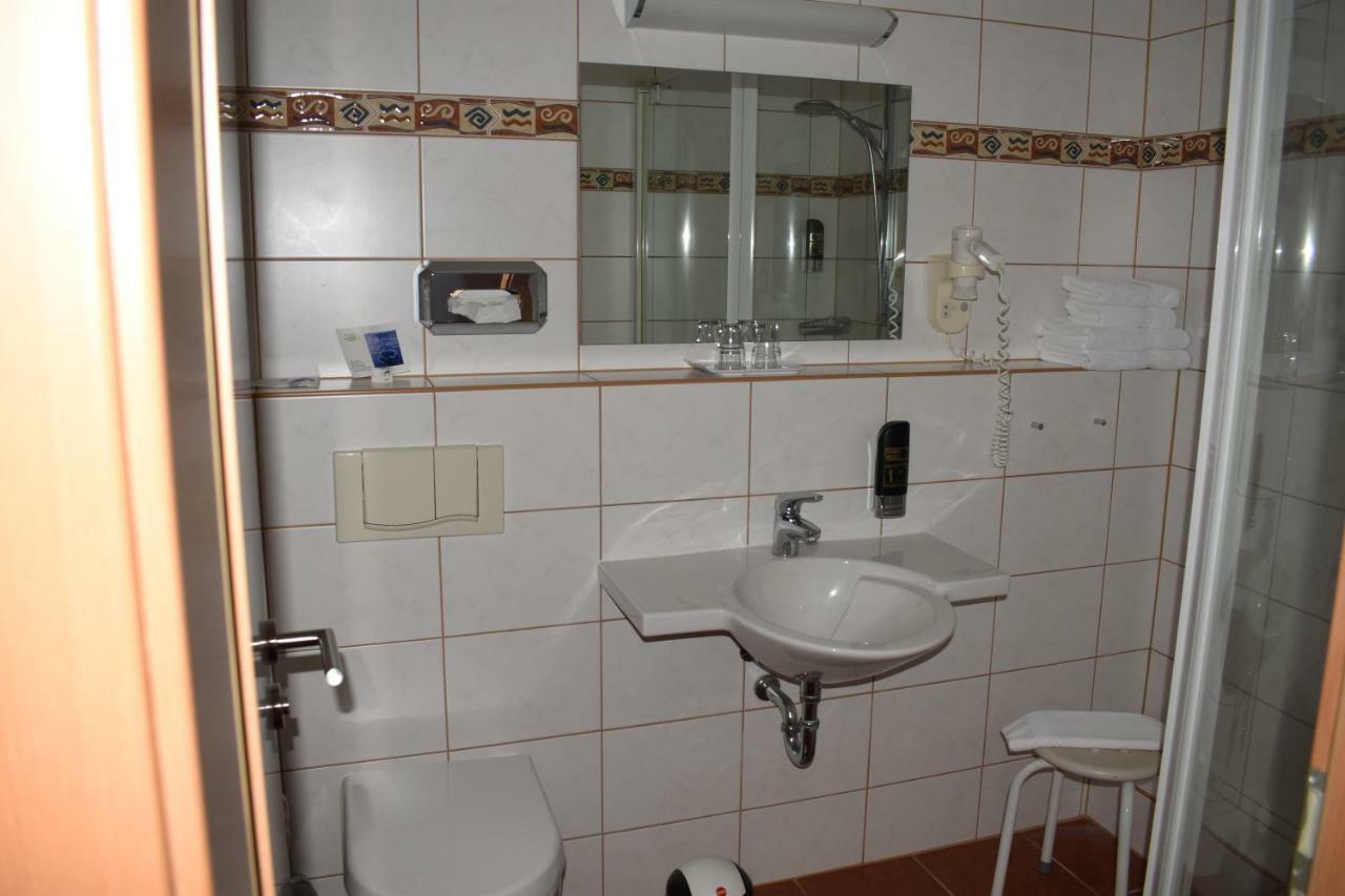Hotel Garni "Am Hafen" 하벨베르크 외부 사진