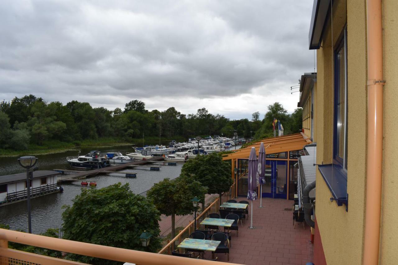 Hotel Garni "Am Hafen" 하벨베르크 외부 사진