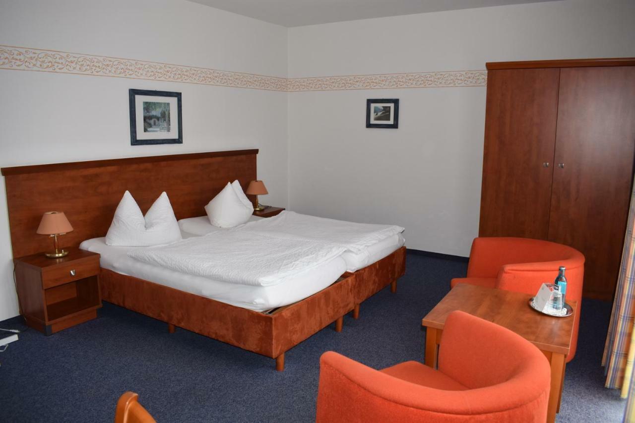 Hotel Garni "Am Hafen" 하벨베르크 외부 사진