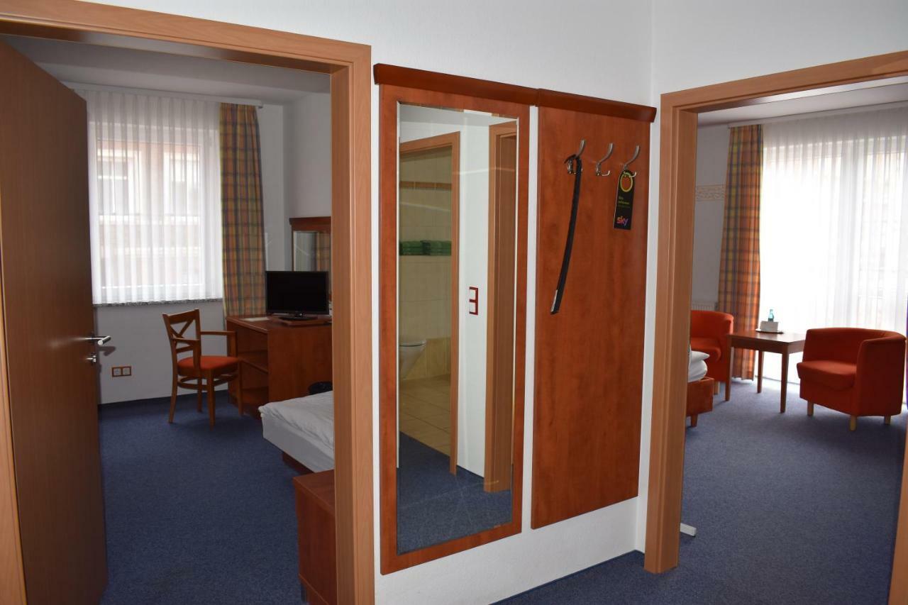 Hotel Garni "Am Hafen" 하벨베르크 외부 사진