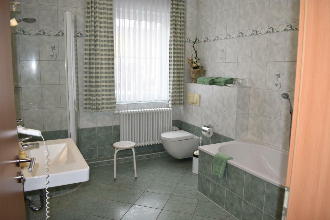 Hotel Garni "Am Hafen" 하벨베르크 외부 사진